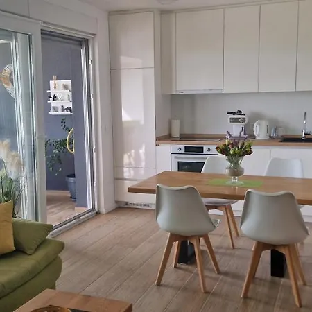 Maris Apartman Nin