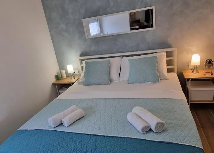 Maris Apartment *
