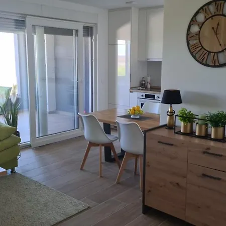 Maris Apartman Nin